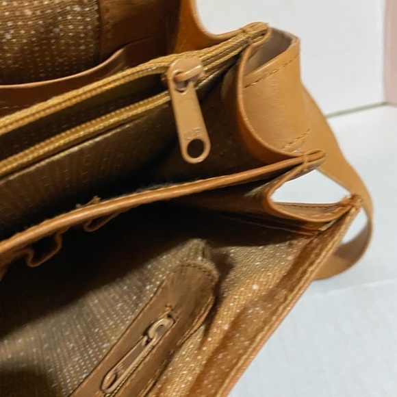 Kenneth Cole Unisex Brown leather messenger bag - Picture 12 of 13